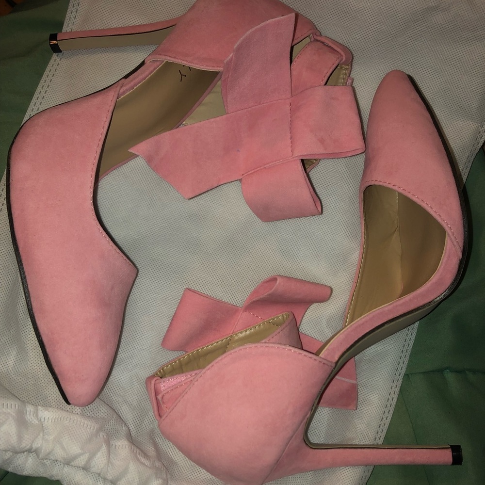 - ✨PINK SUEDE FOUR SEASONS WOMAN’S BOW HEEL NWT*✨ - Picture 7 of 8